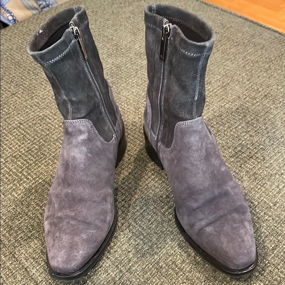 Aquatalia Gray Suede Boots (sz 6)
